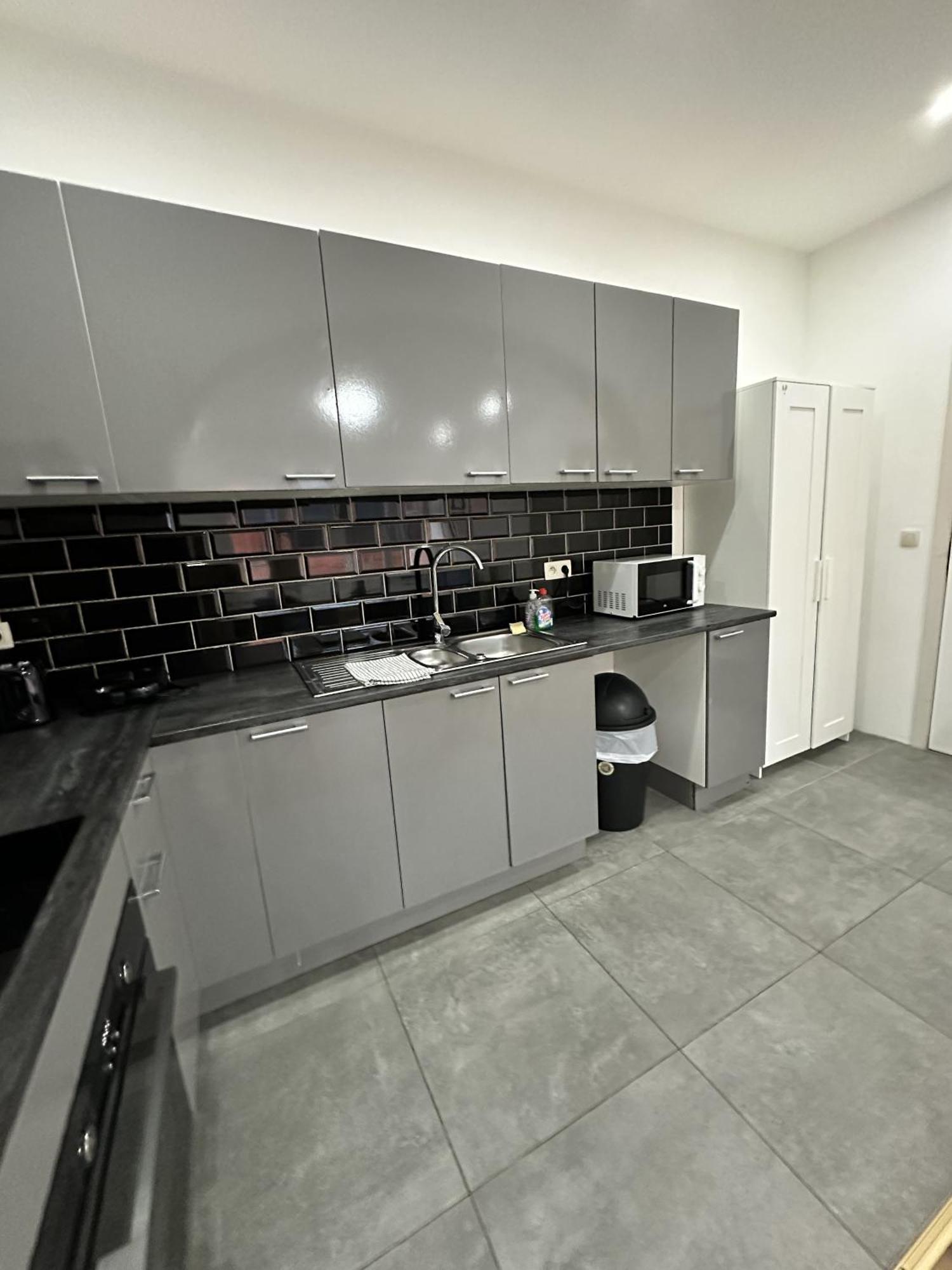 Accommodatie bij particulieren Cozy Private With Terrace & Workspace
