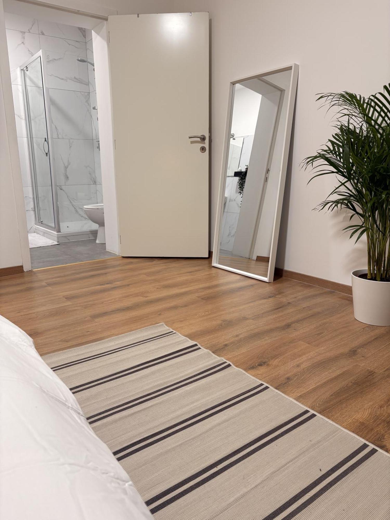 Accommodatie bij particulieren Cozy Private With Terrace & Workspace *