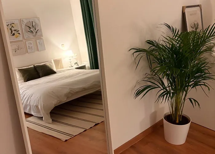 Cozy Private Room With Terrace & Workspace