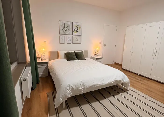Cozy Private Room With Terrace & Workspace